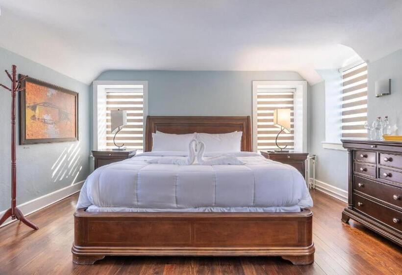 فندق Chimney Hill Estate Inn