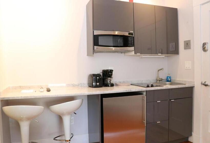 Comfy Beacon Hill Studio Great For Work Travel #13