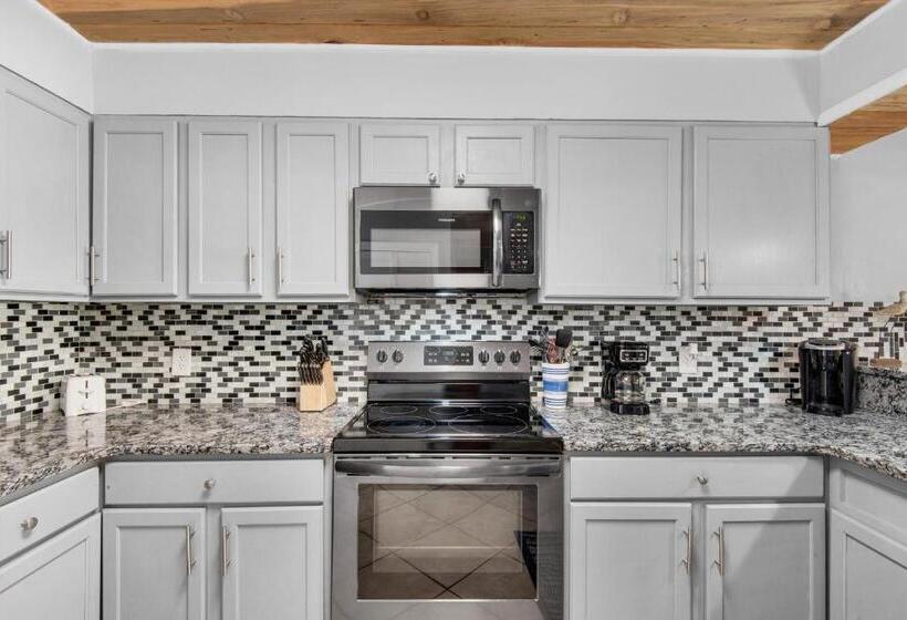 Costa Vista Townhouse #7