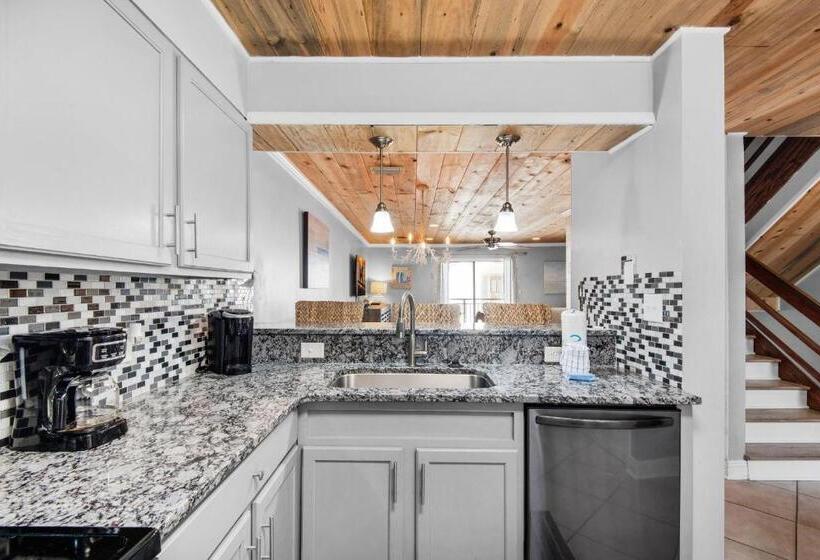 Costa Vista Townhouse #7