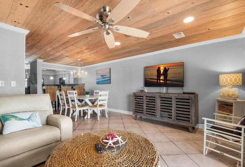 Costa Vista Townhouse #7