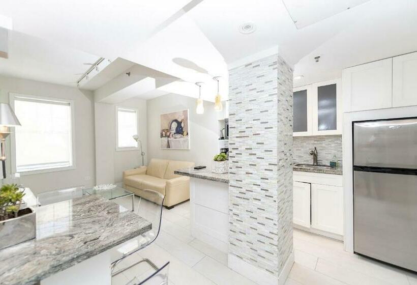 Cento Collins Stays By Mercury South Beach