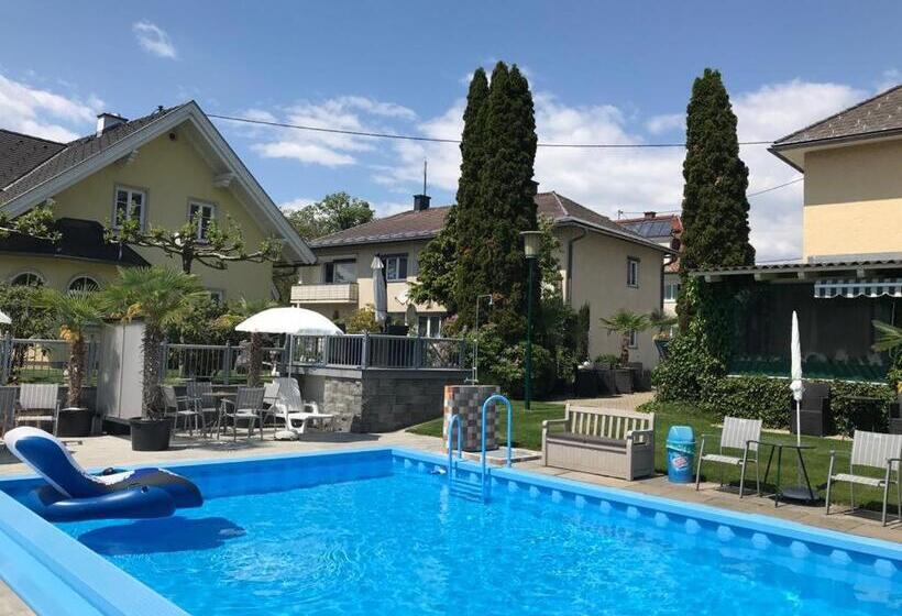 پانسیون Ferienanlage Seehof