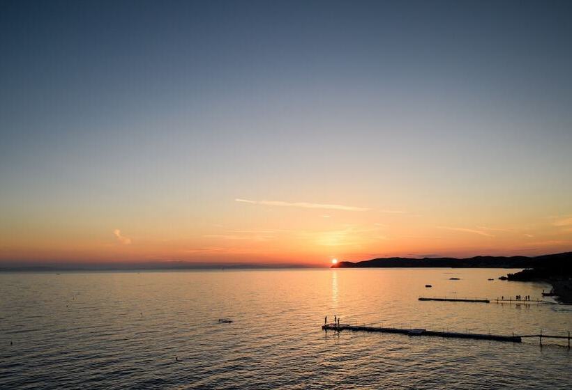 Alexandra Beach Spa Resort