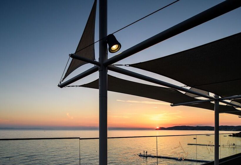 Alexandra Beach Spa Resort