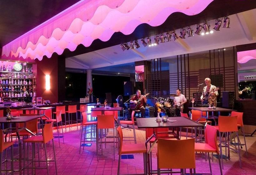 All Seasons Naiharn Phuket Hotel