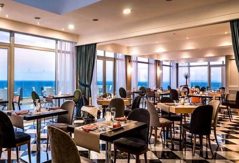 Louis Apostolata Island Resort