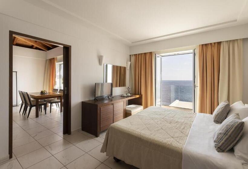 Louis Apostolata Island Resort