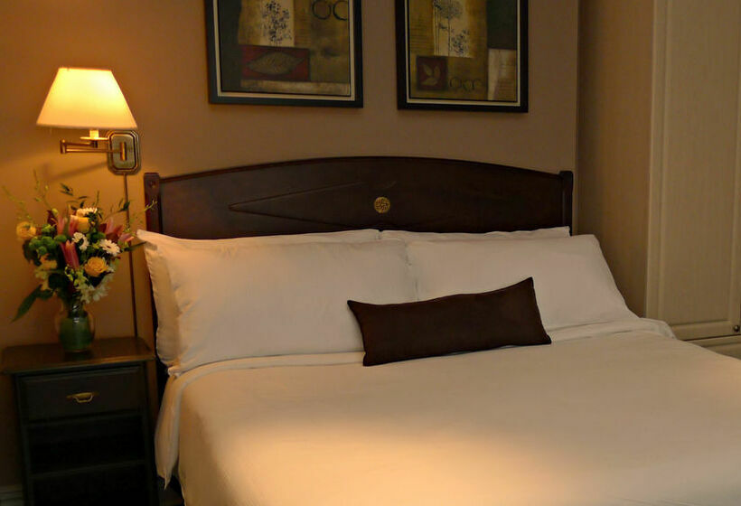 Grand Hotel & Suites