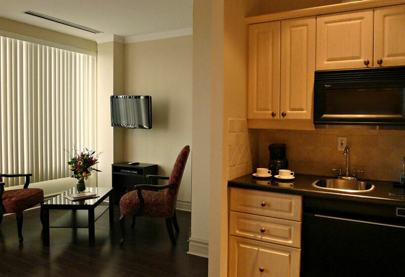 Grand Hotel & Suites