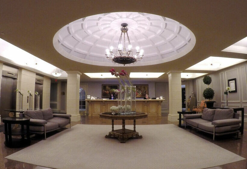 Grand Hotel & Suites