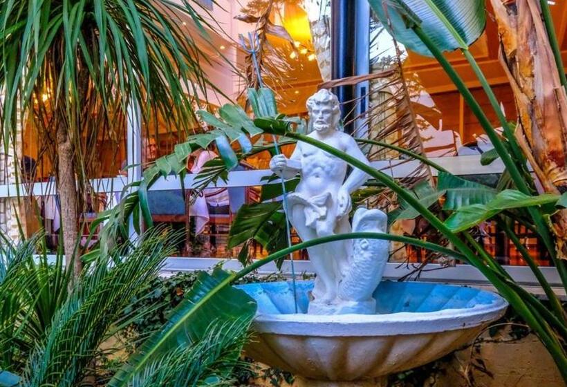 فندق Achillion Palace