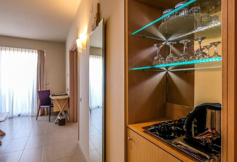 فندق Achillion Palace