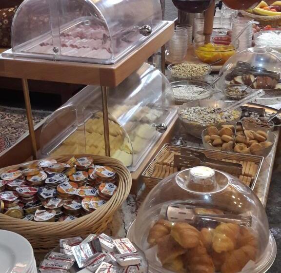 فندق Acropole Delphi City