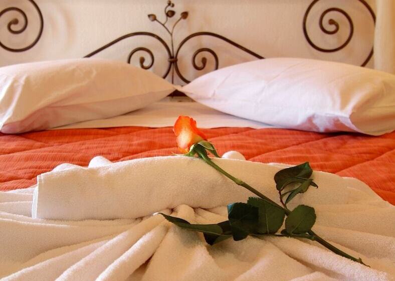 فندق Acropole Delphi City