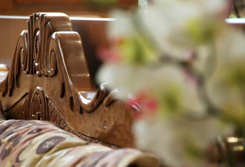 فندق Acropole Delphi City