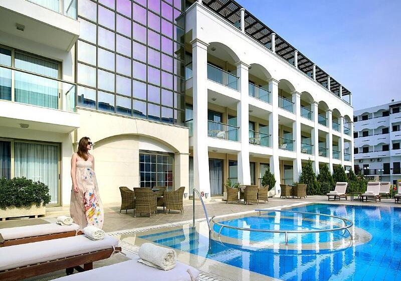 בית מלון כפרי Albatros Spa & Resort