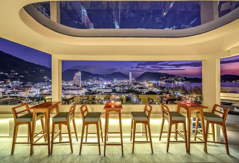 Andaman Beach Suites Hotel, Patong Phuket