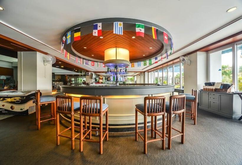 Andaman Beach Suites Hotel, Patong Phuket