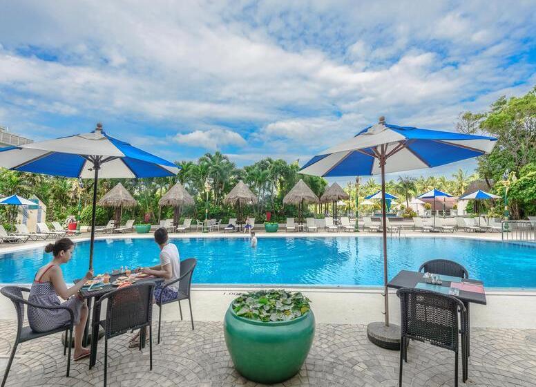 Andaman Beach Suites Hotel, Patong Phuket