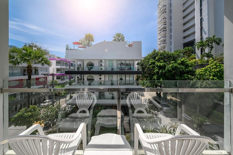 Andaman Beach Suites Hotel, Patong Phuket