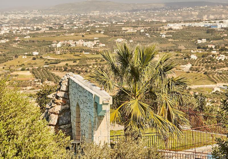 هتل Arolithos Traditional Village