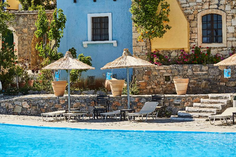 هتل Arolithos Traditional Village