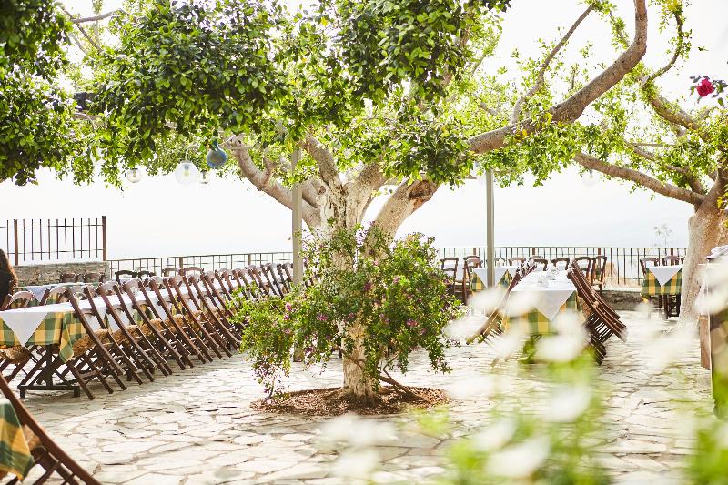 هتل Arolithos Traditional Village