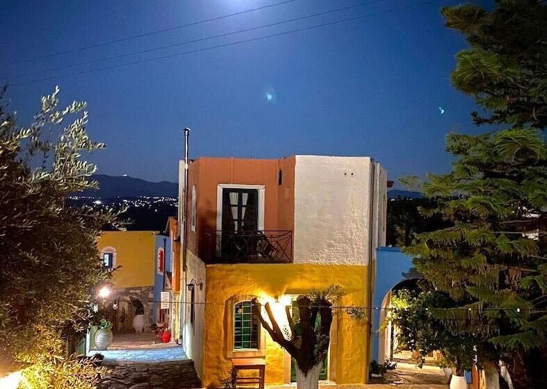 هتل Arolithos Traditional Village