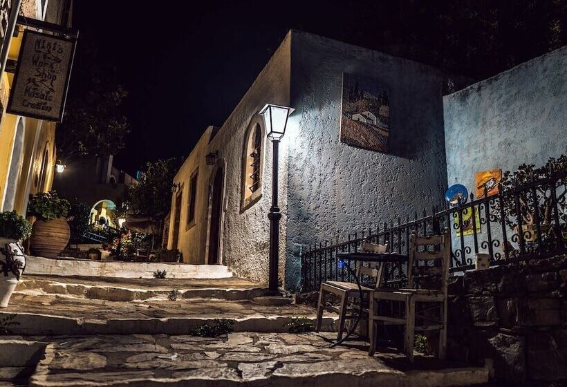 هتل Arolithos Traditional Village