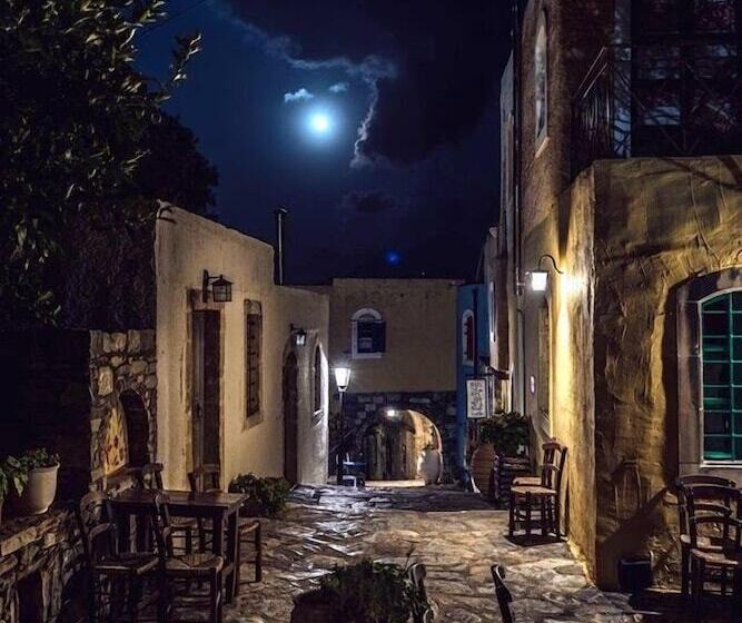 هتل Arolithos Traditional Village