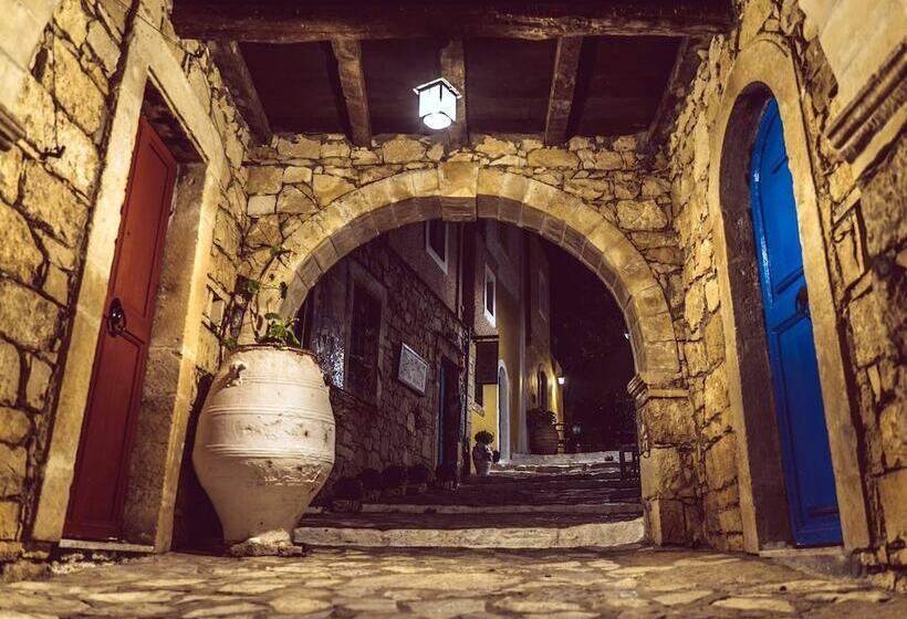 هتل Arolithos Traditional Village