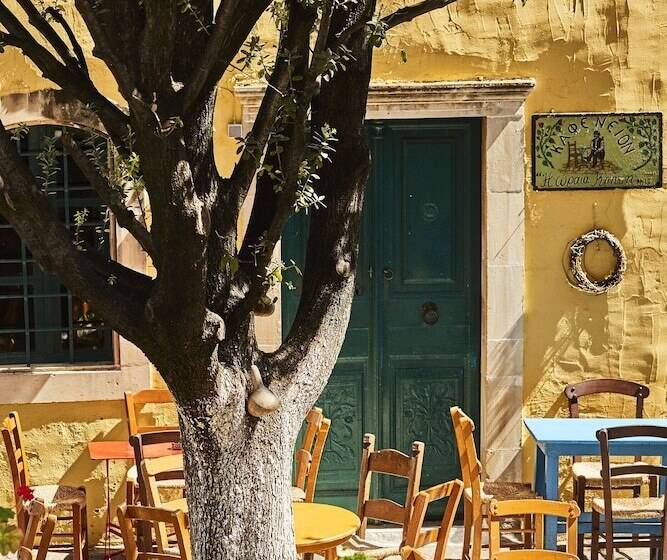 هتل Arolithos Traditional Village