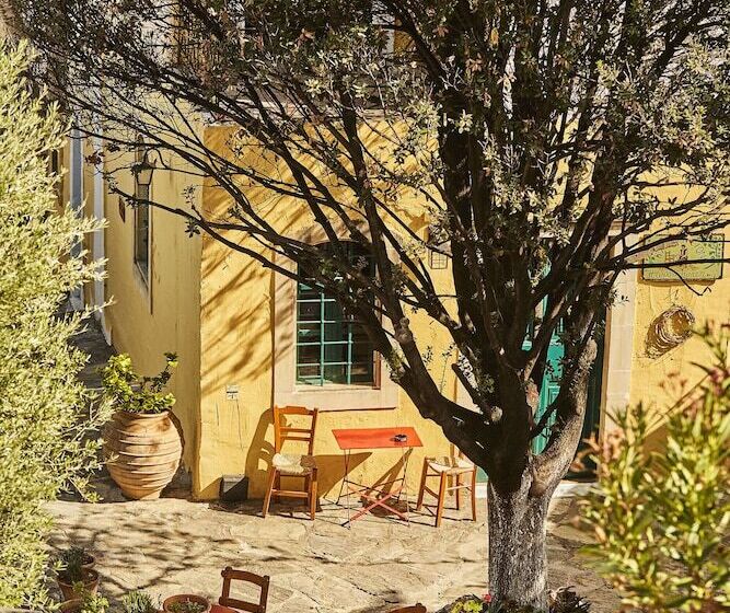 هتل Arolithos Traditional Village