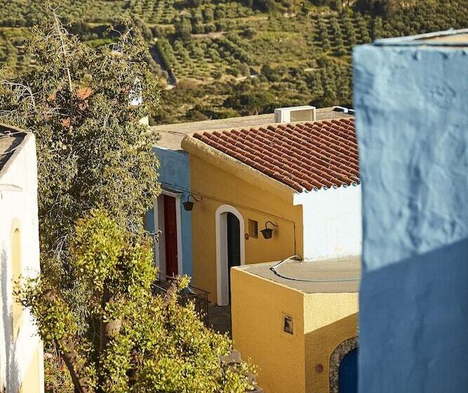 هتل Arolithos Traditional Village