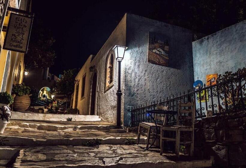 هتل Arolithos Traditional Village