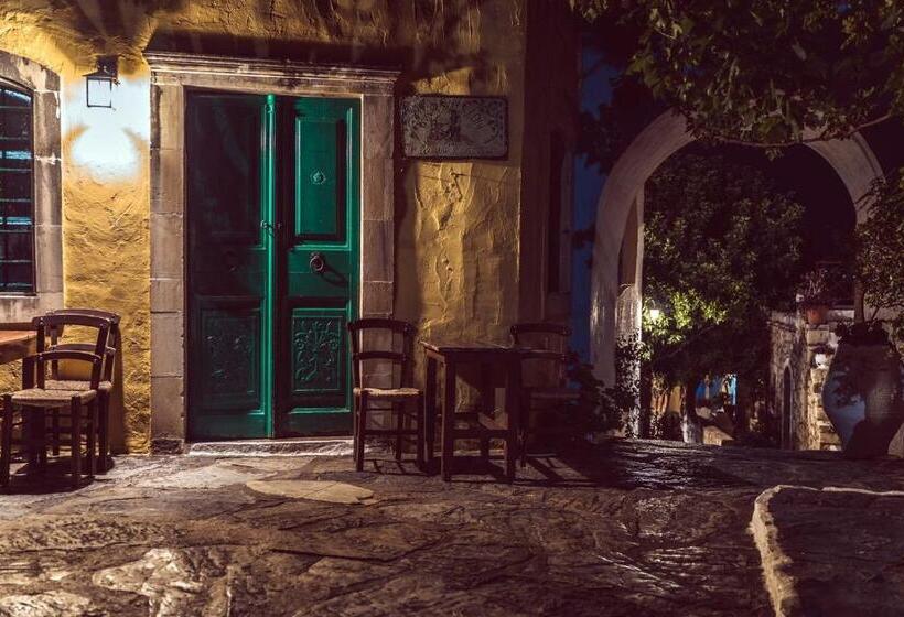 هتل Arolithos Traditional Village