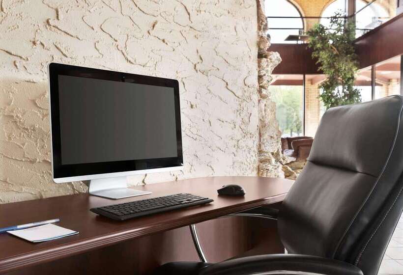 فندق Baymont By Wyndham Medicine Hat