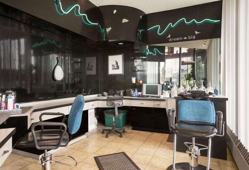 فندق Baymont By Wyndham Medicine Hat