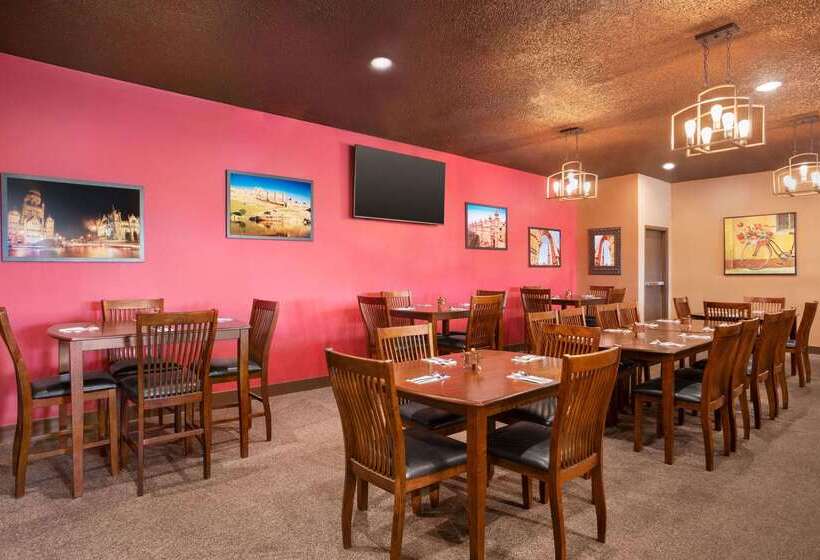 فندق Baymont By Wyndham Medicine Hat