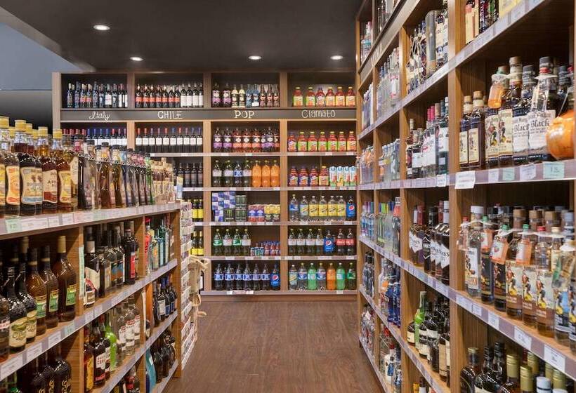 فندق Baymont By Wyndham Medicine Hat