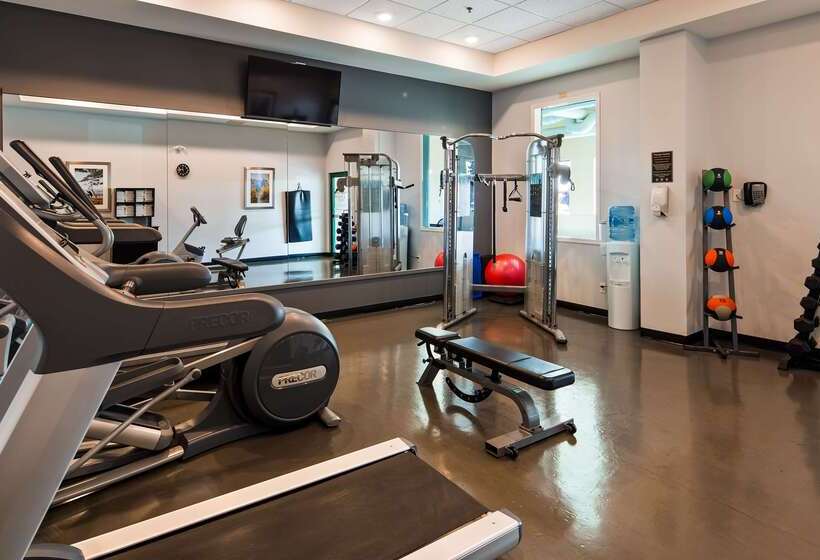 فندق Best Western Plus Winnipeg Airport