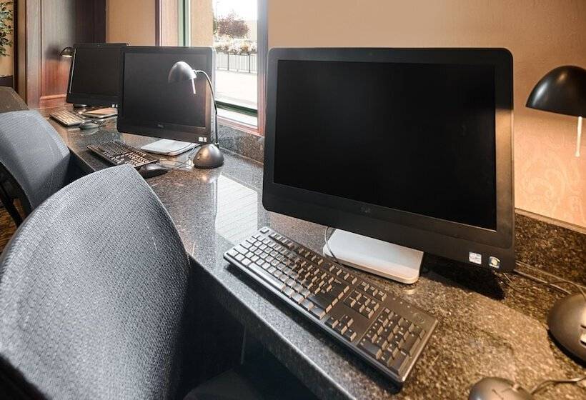 فندق Best Western Plus Winnipeg Airport