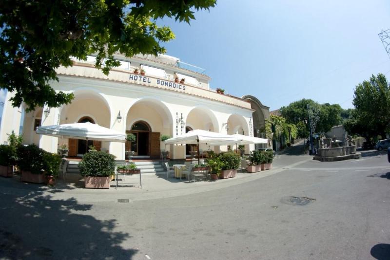 Отель Bonadies