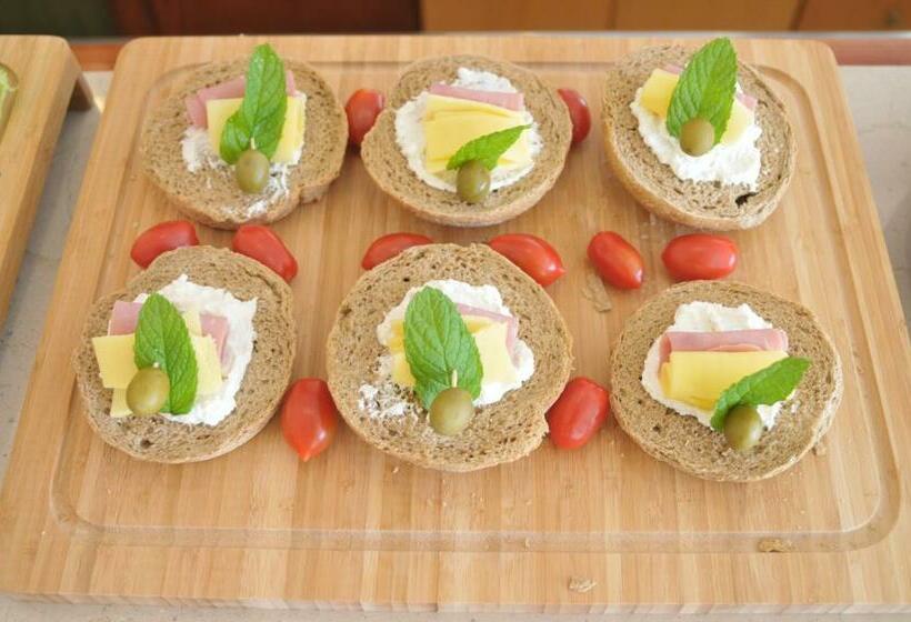 בית מלון כפרי Brati Ii Beach