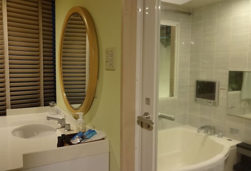 Breezbay Hotel Resort And Spa