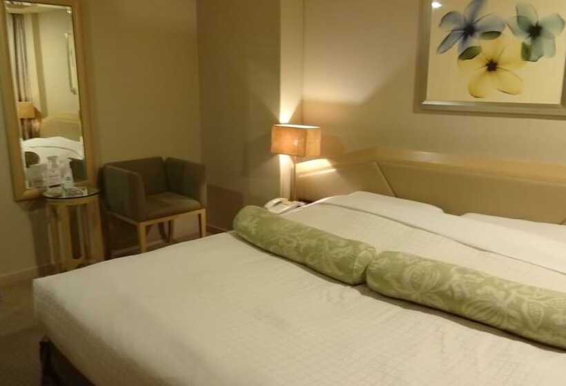 Breezbay Hotel Resort And Spa