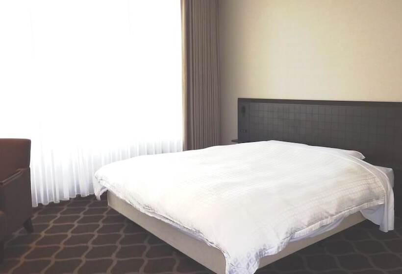 Breezbay Hotel Resort And Spa