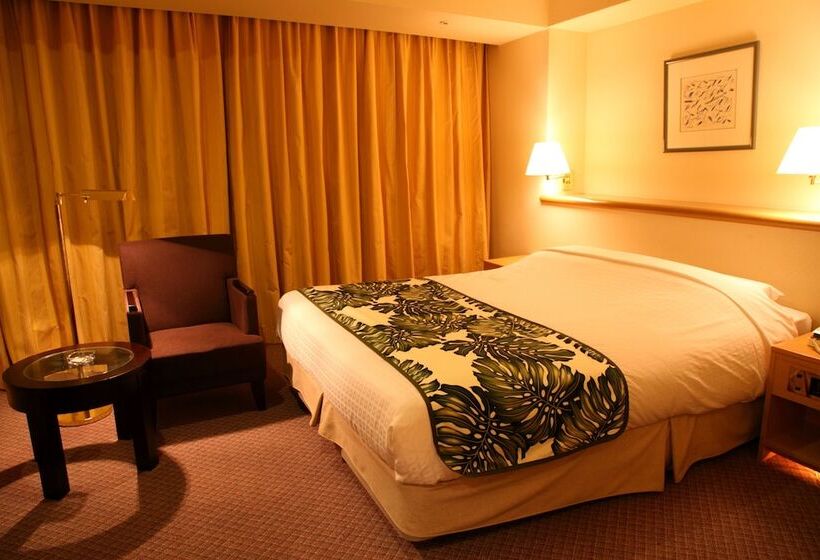 Breezbay Hotel Resort And Spa