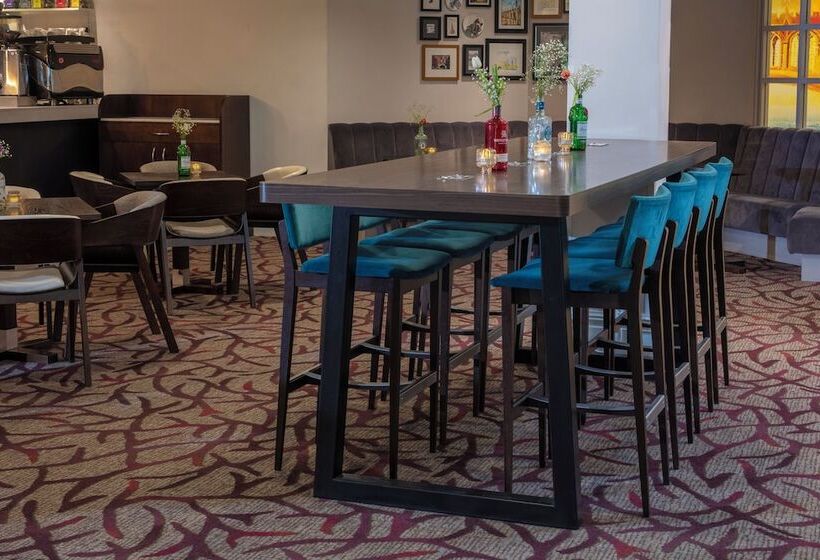 Cambridge Belfry Hotel & Spa